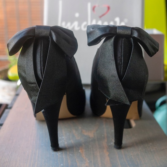 Luichiny Black Satin Peep Toe Heels - size 8 - Picture 6 of 8